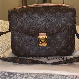 Crossbody bag